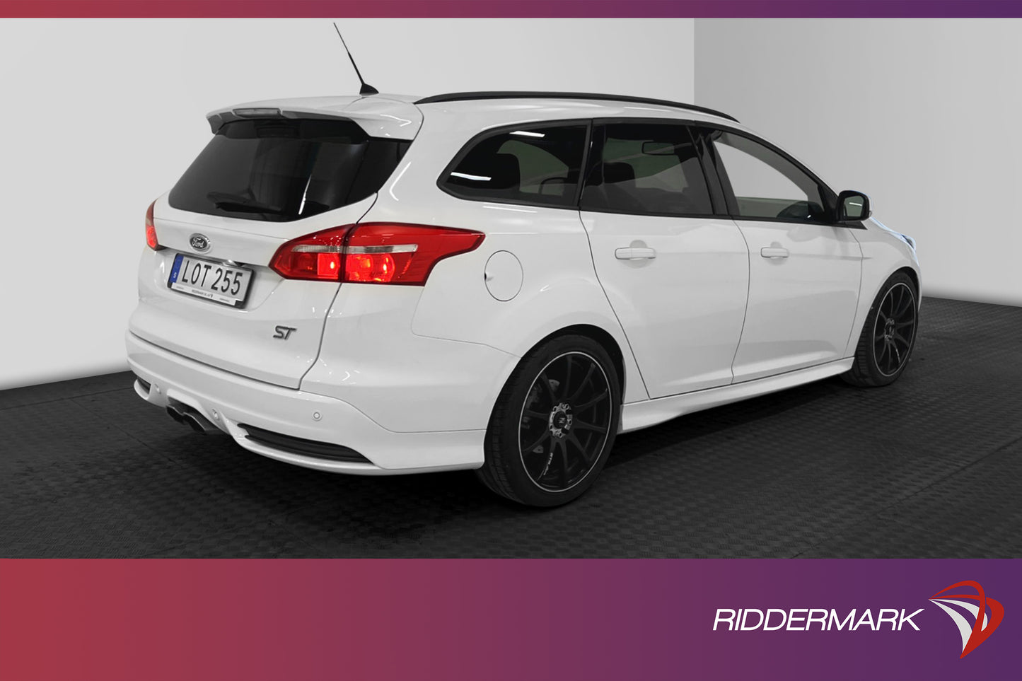 Ford Focus ST Kombi 250hk Recaro Kamera SONY Sportavgas