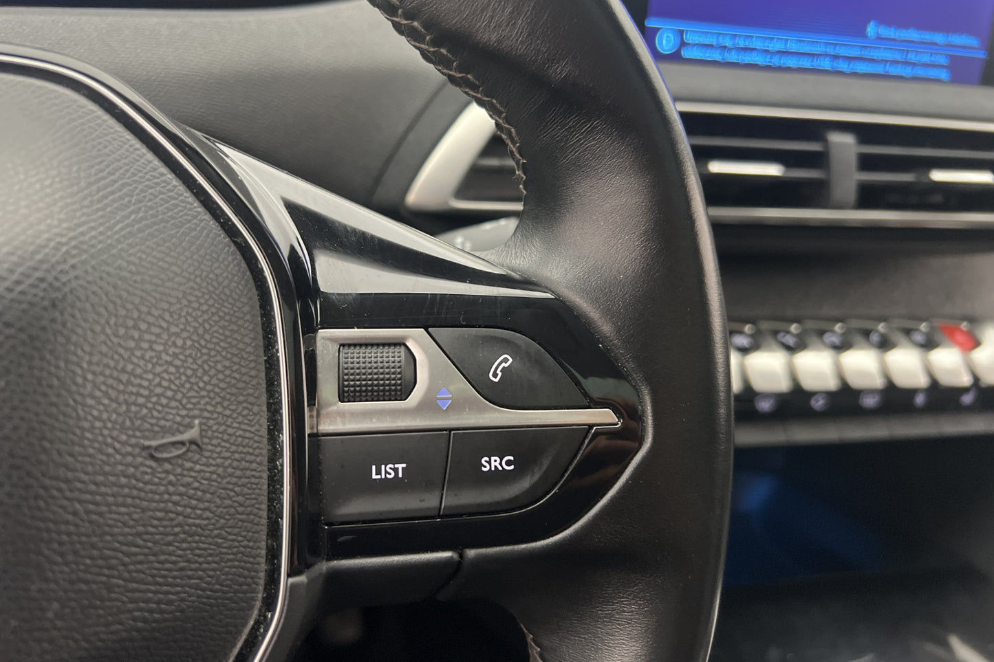 Peugeot 3008 1.2 PureTech 130hk Allure Pano Sensorer Keyless