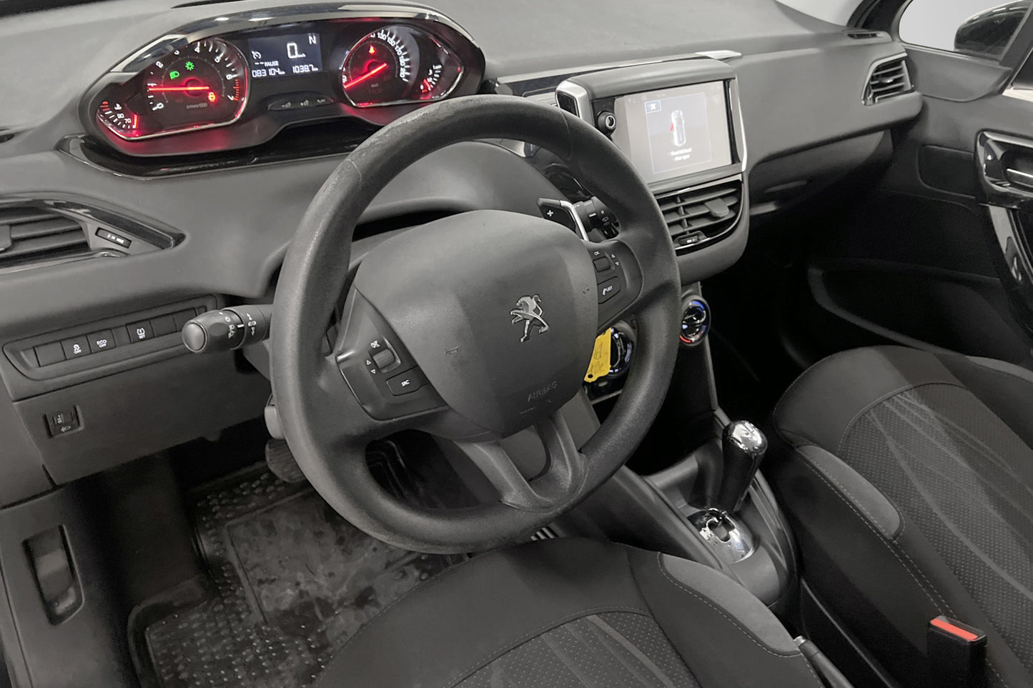 Peugeot 208 1.2 VTi 82hk P-sensorer Välservad Ny Kamrem