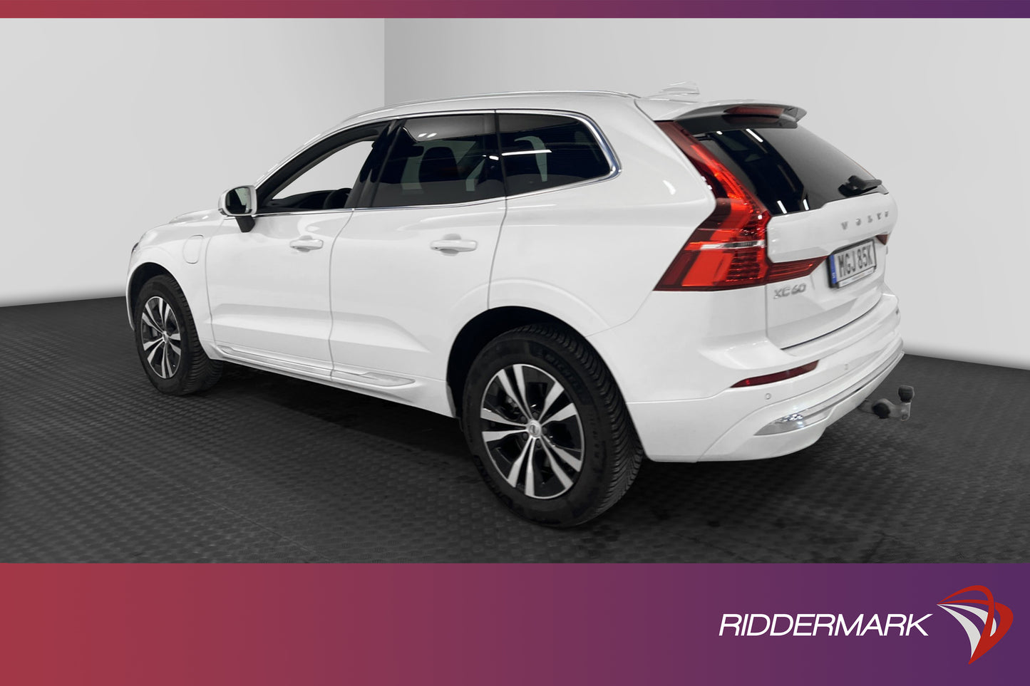 Volvo XC60 T6 AWD Recharge 397hk Core Panorama Drag MOMS