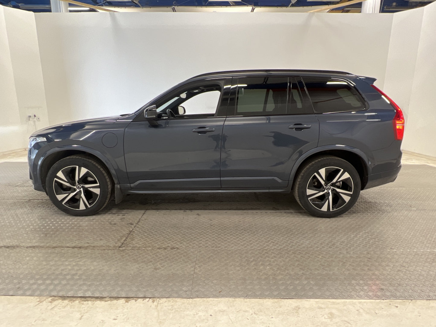 Volvo XC90 T8 AWD Recharge 392hk R-Design 7 Sits HK Drag 360