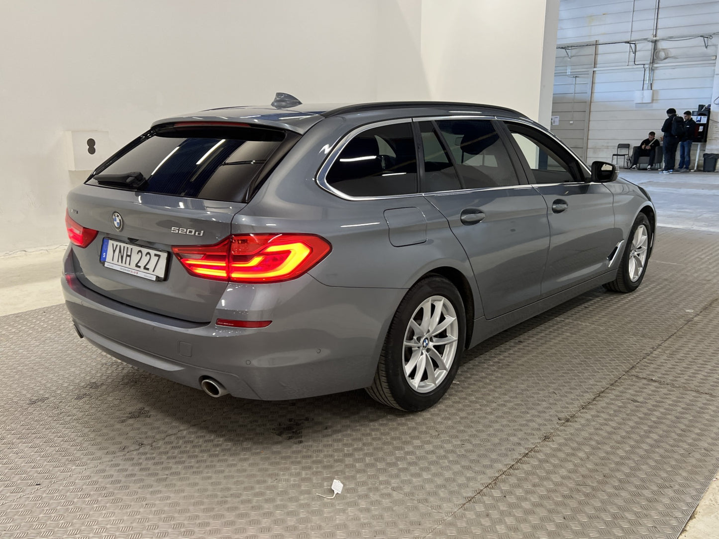 BMW 520d xDrive Kamera Värmare Keyless Navi Välservad