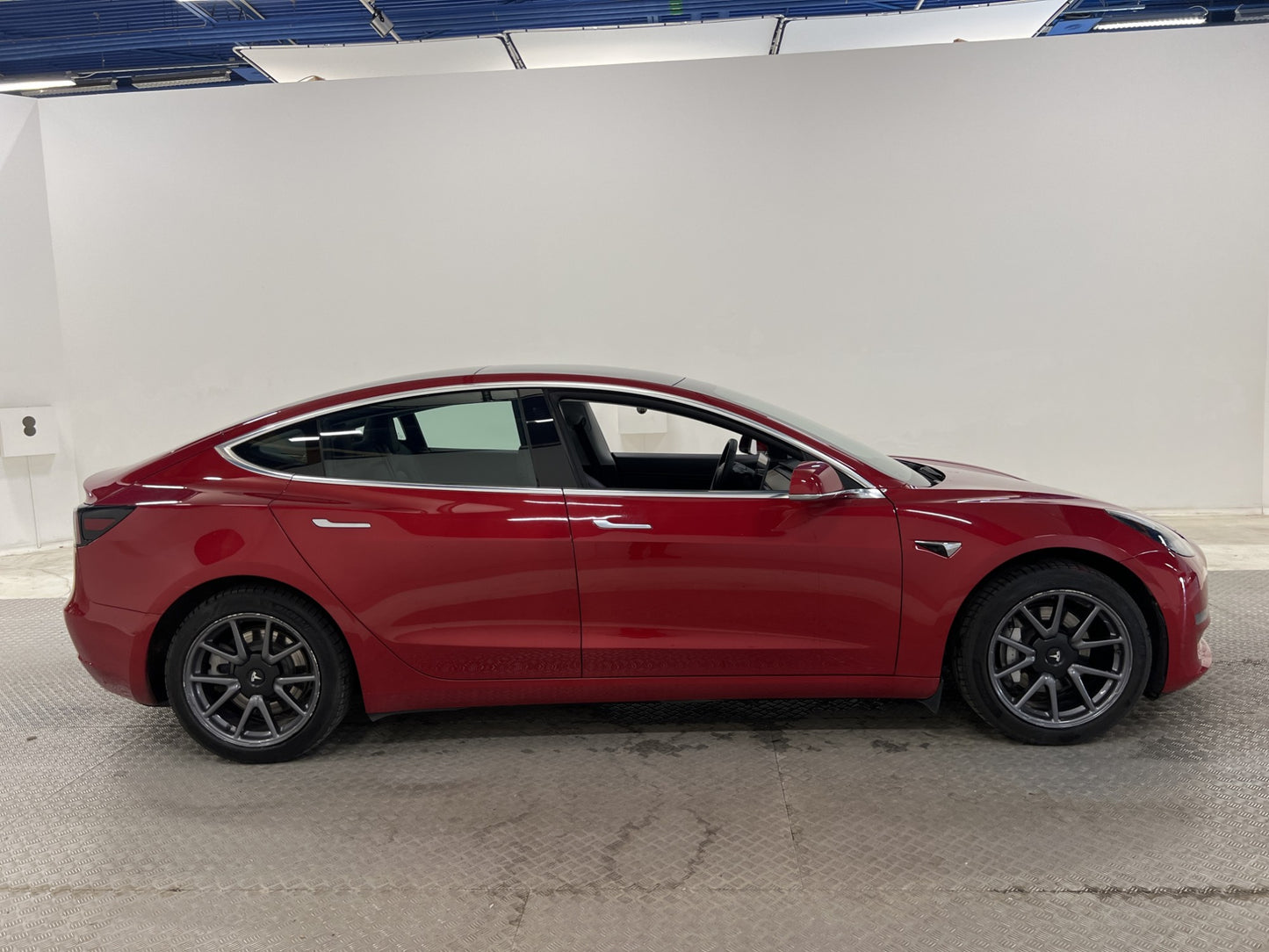 Tesla Model 3 Long Range AWD 440hk Svensksåld Moms