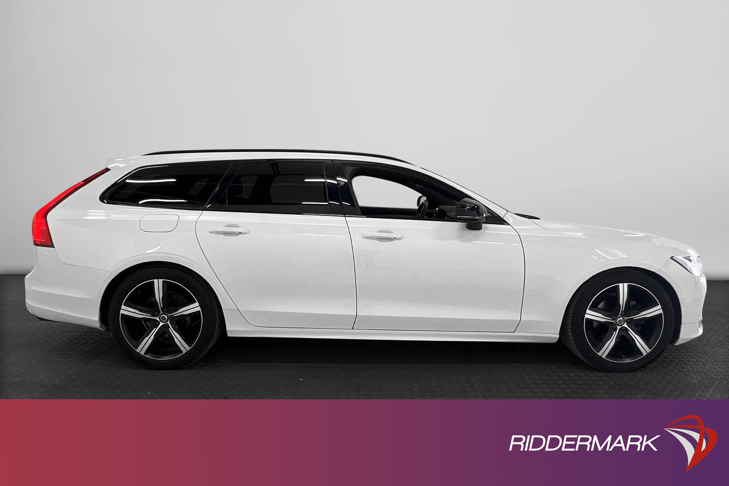 Volvo V90 D4 AWD 190hk R-Design 360° Blis VOC D-värm Välserv