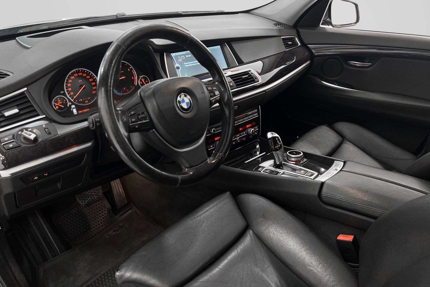 BMW 530 GT xDrive 245hk Pano Navi Skinn HUD Sensorer