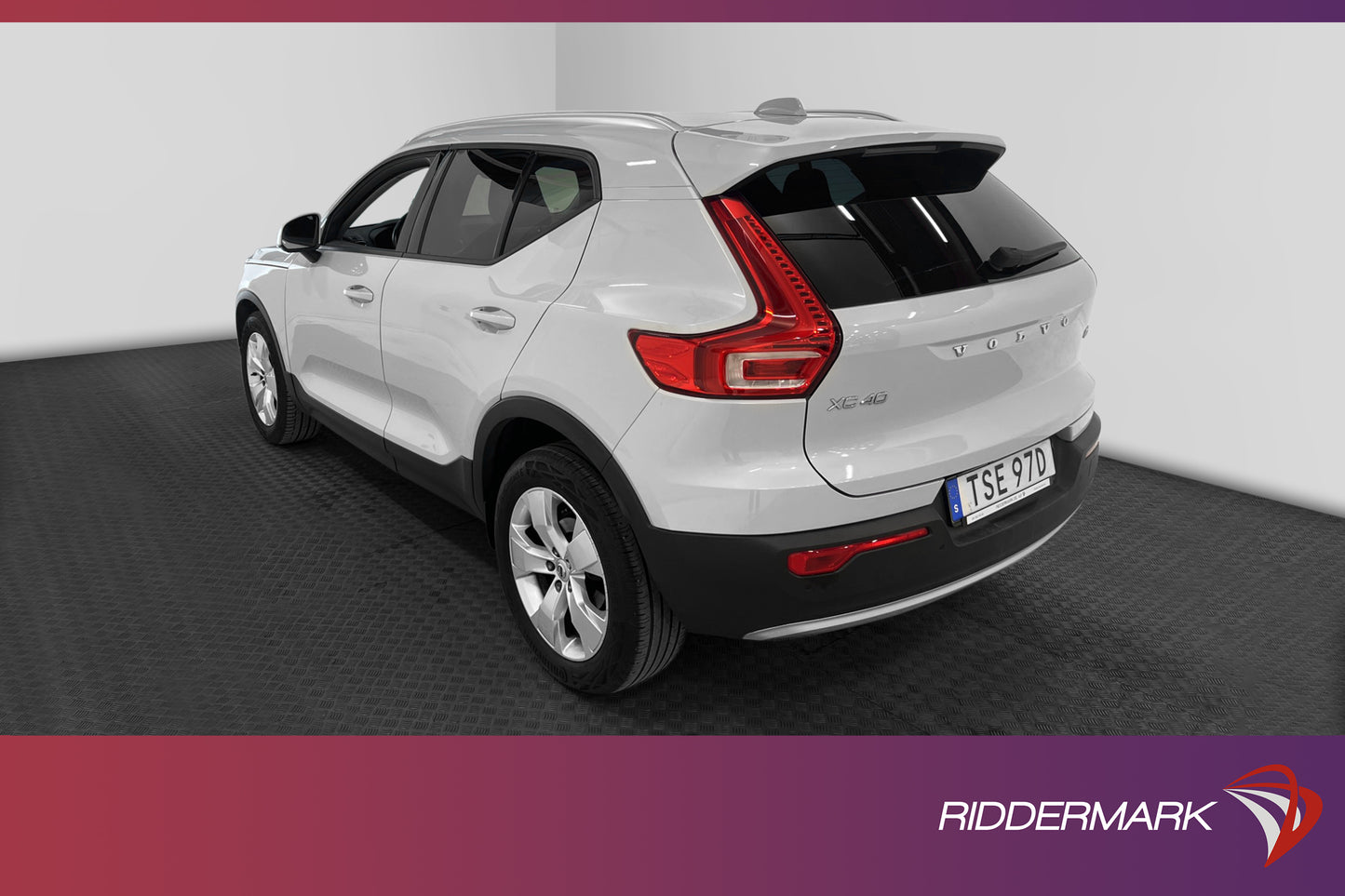 Volvo XC40 D3 150hk Momentum Navi D-värm VOC LED P-sensorer