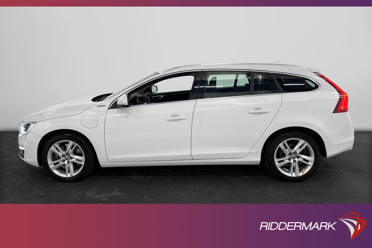 Volvo V60 D5 Plug-in AWD 231hk Summum T-Lucka Kamera VOC