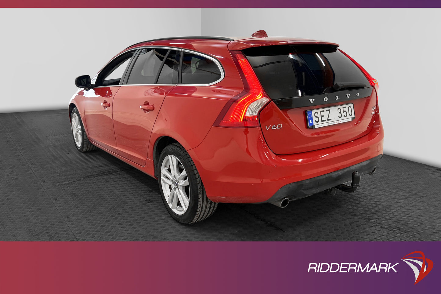 Volvo V60 D4 AWD 163hk Momentum D-Värmare Skinn BLIS Drag