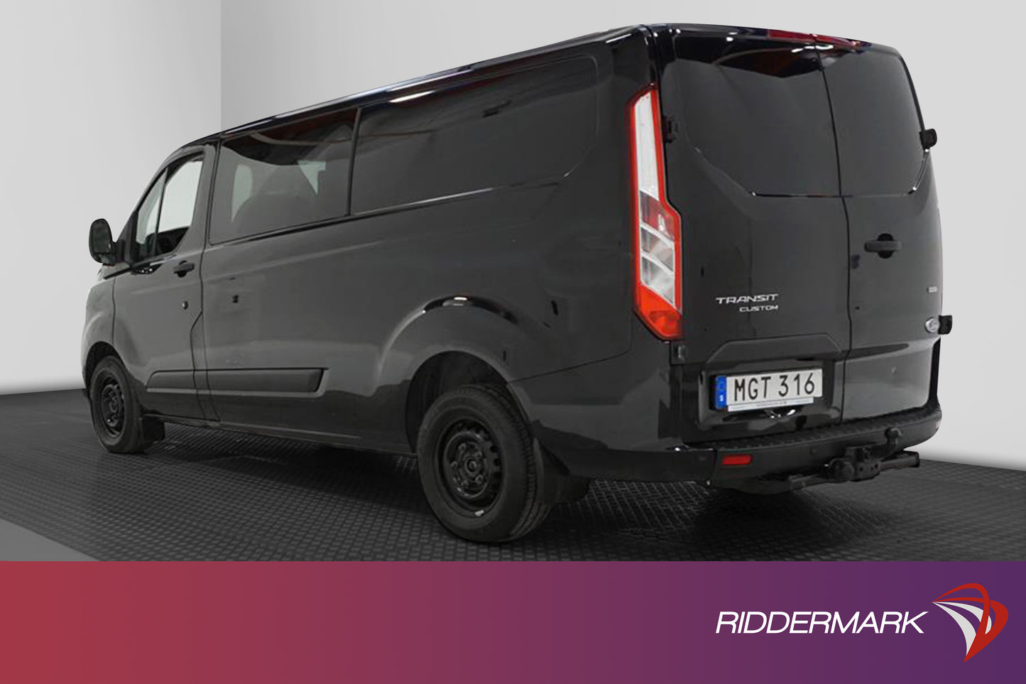 Ford Transit Custom CrewVan Lång Värmare Drag 6-Sits Moms