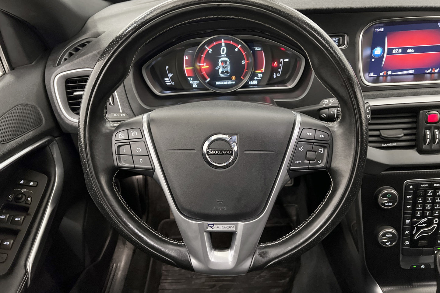 Volvo V40 D3 150hk R-Design VOC Värmare Kamera Navi