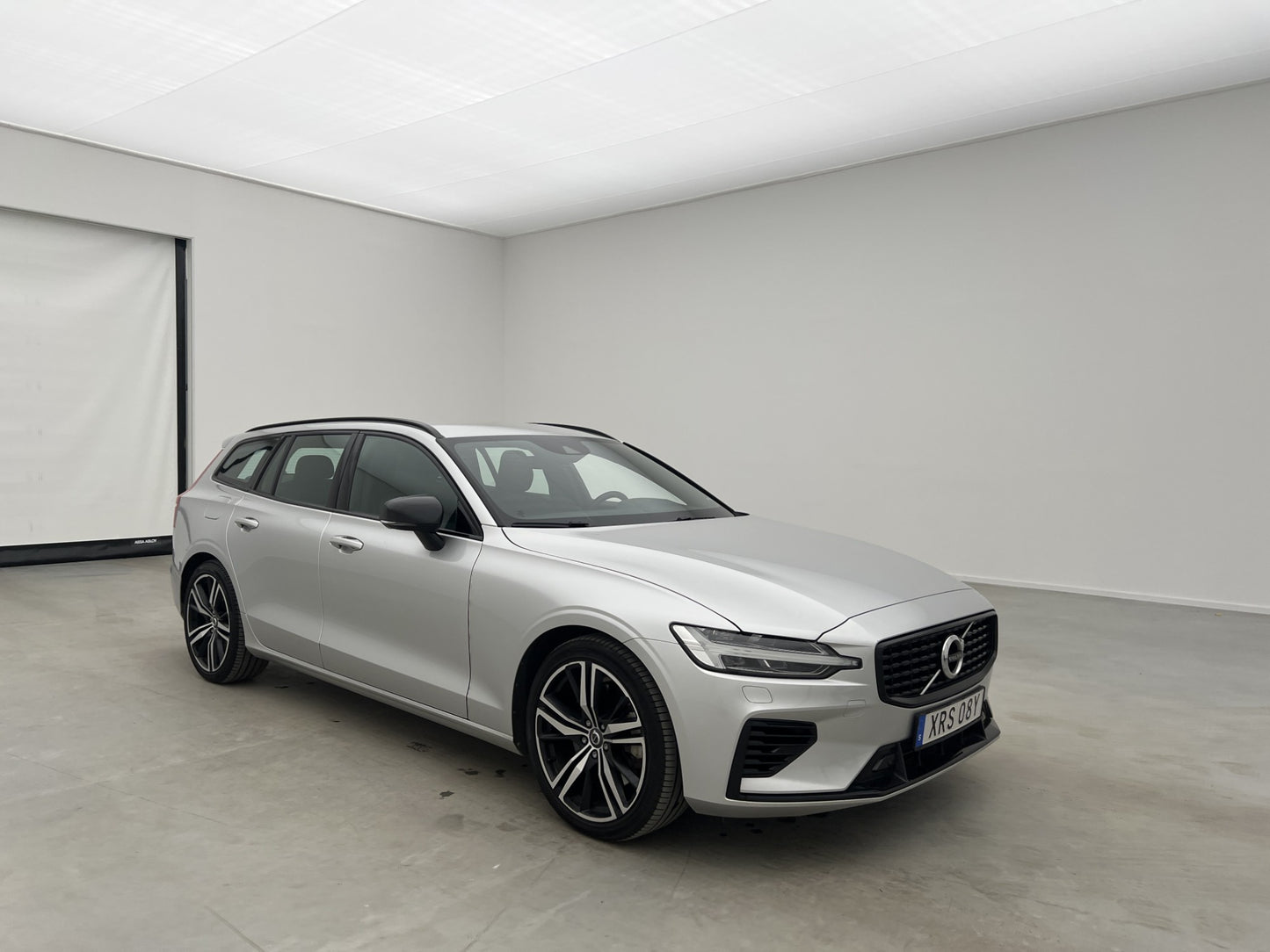 Volvo V60 Recharge T6 AWD 340hk R-Design Drag H/K MOMS