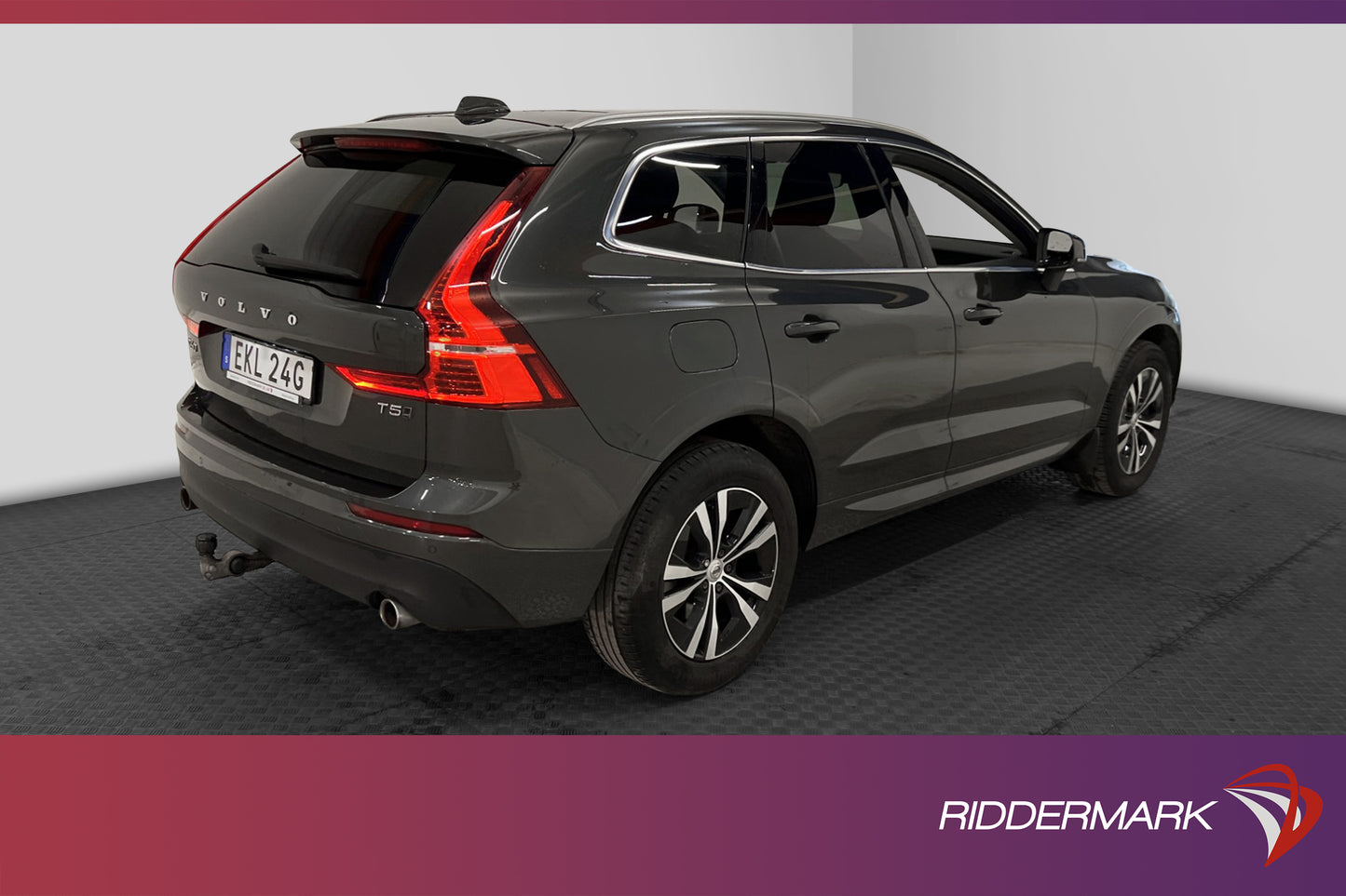 Volvo XC60 T5 AWD 250hk Momentum Adv Edt VOC Pano Drag Skinn