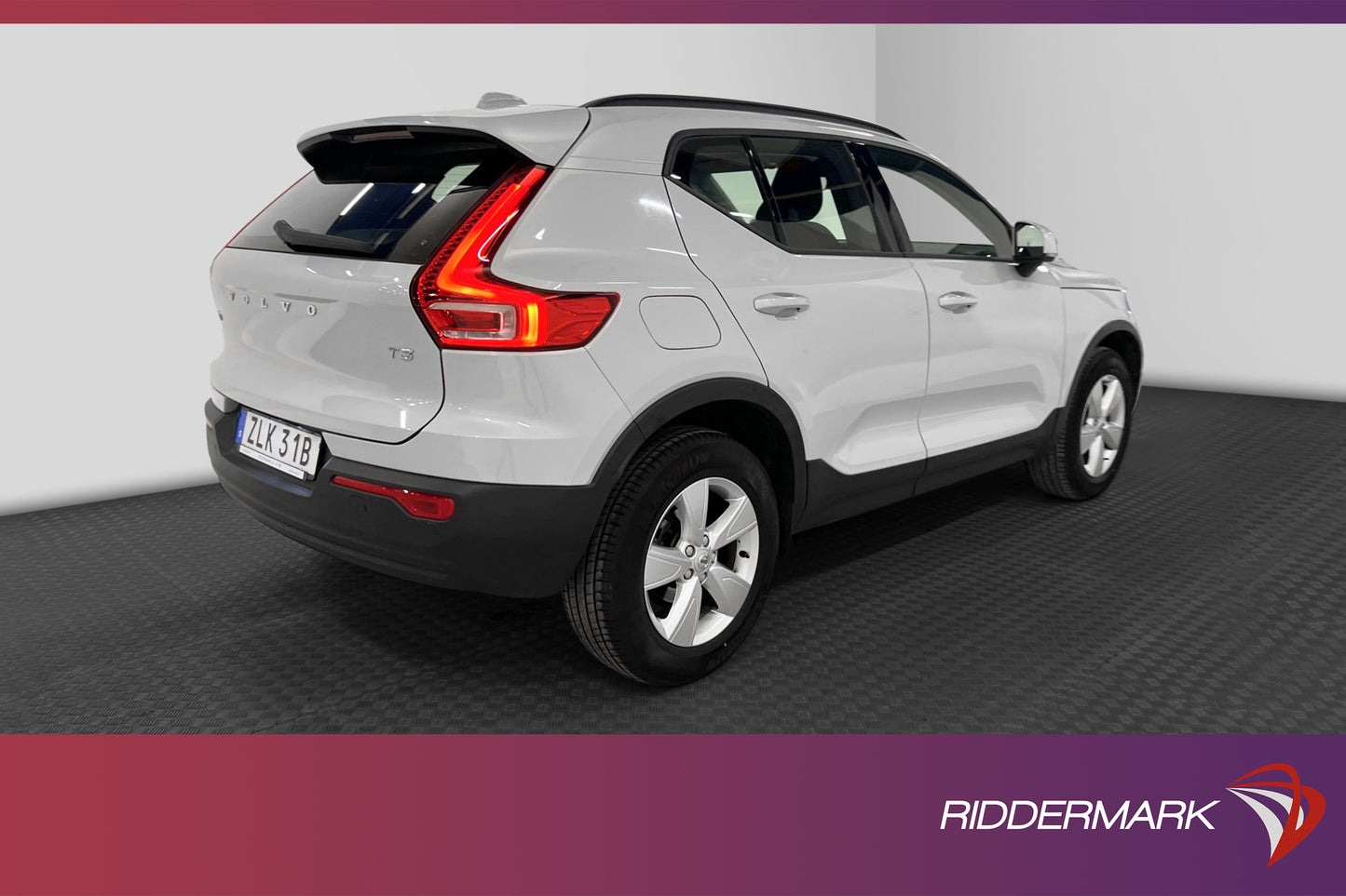 Volvo XC40 T3 163hk Momentum VOC Värmare Keyless Välservad