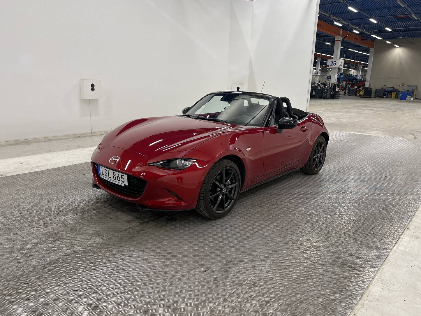 Mazda MX-5 2.0 SKYACTIV-G 160hk 1 Ägare Lågmil Nyservad