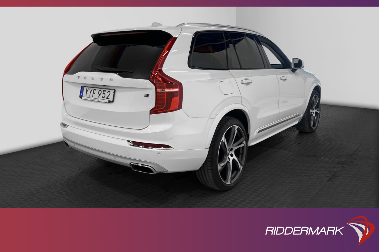 Volvo XC90 D5 AWD 235hk Inscription Pano Moms VOC HuD D-värm