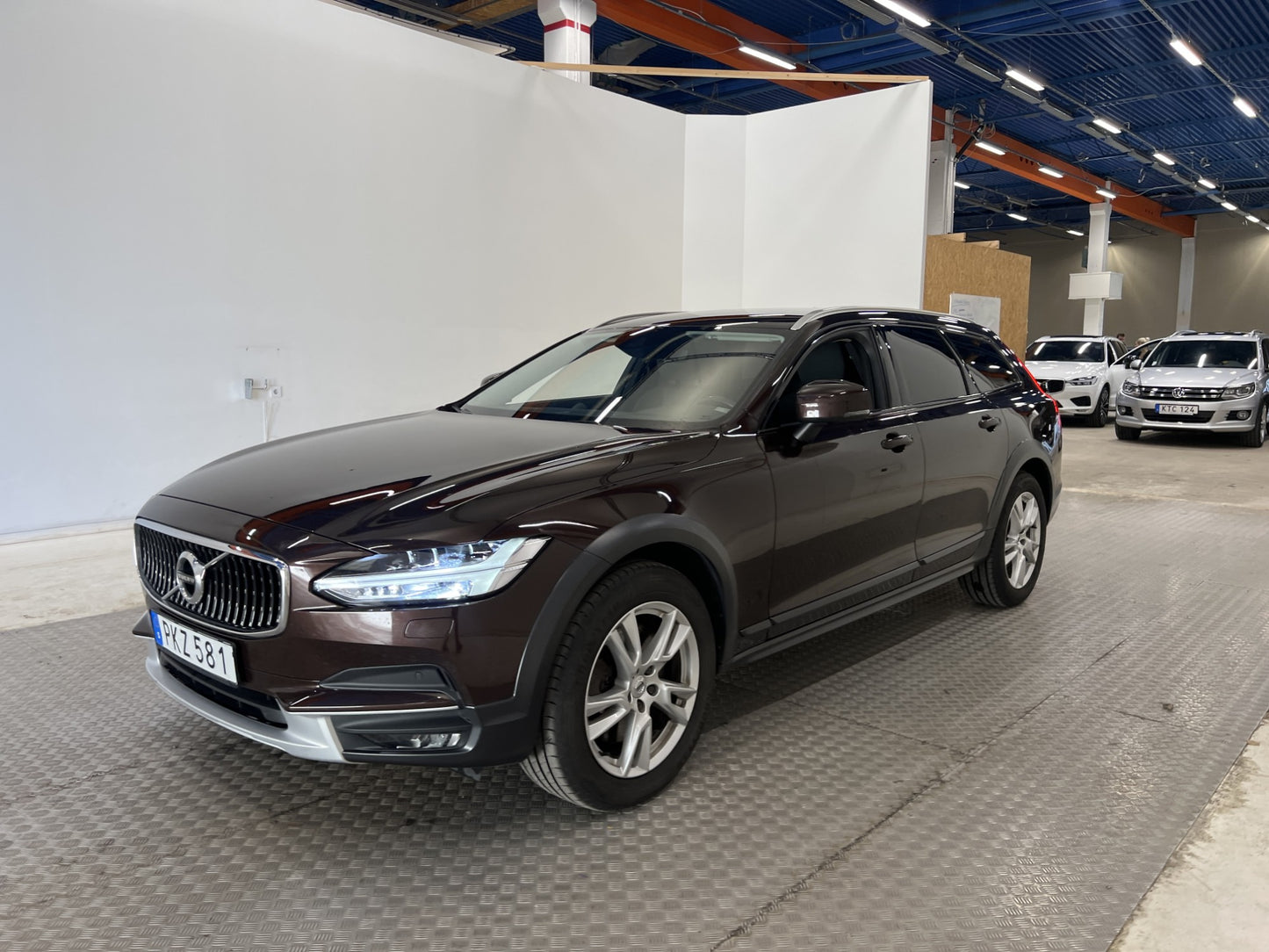 Volvo V90 Cross Country D4 AWD B&W Navi D-värm VOC BLIS Drag