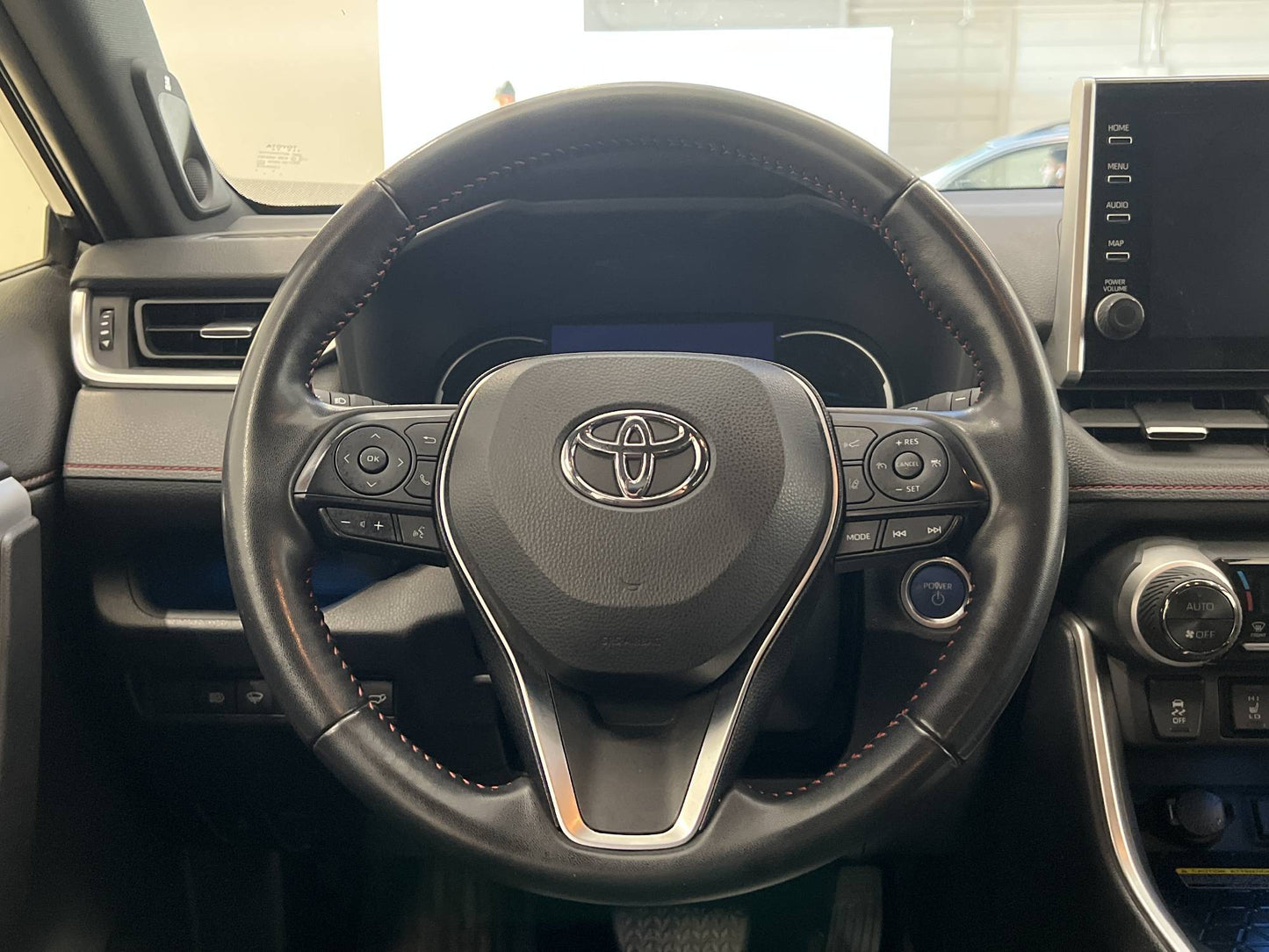 Toyota RAV4 Plug-in Hybrid E-CVT JBL Kamera Drag Navi MOMS
