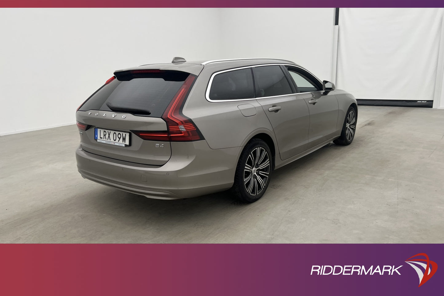 Volvo V90 B4 197hk Advanced VOC Värm H/K Kamera Navi CarPlay