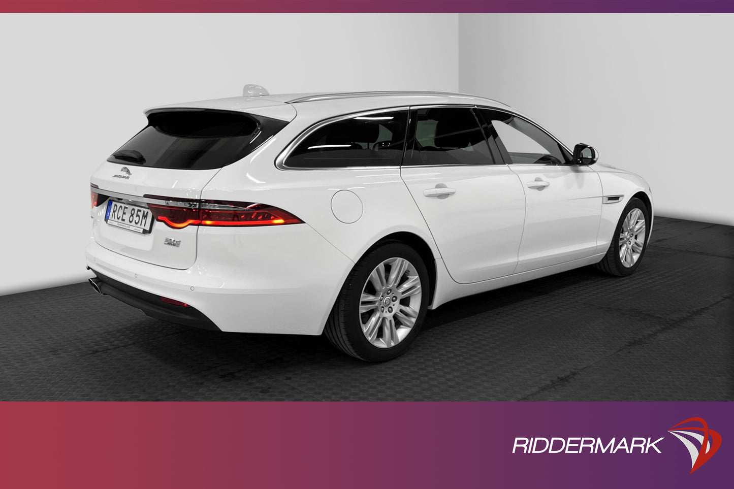 Jaguar XF Sportbrake AWD 180hk Kamera Navi Skinn Välservad