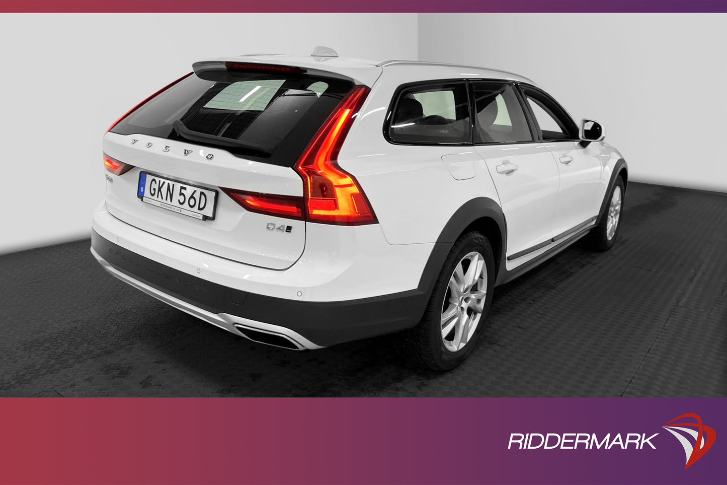 Volvo V90 Cross Country D4 AWD Momentum D-värm VOC 0.65l/mil