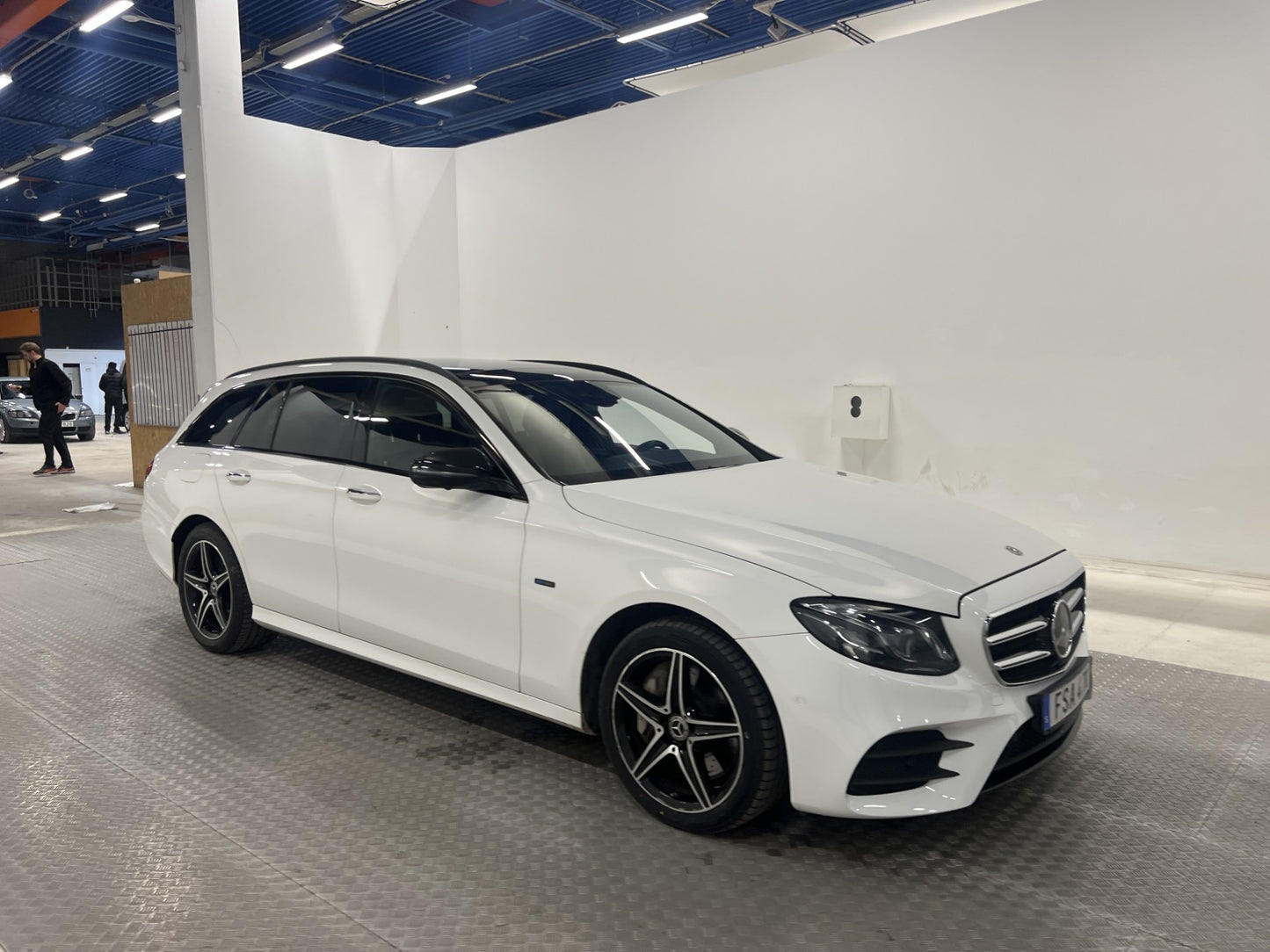 Mercedes-Benz E 300 de T 306hk AMG Pano 360* Burmester