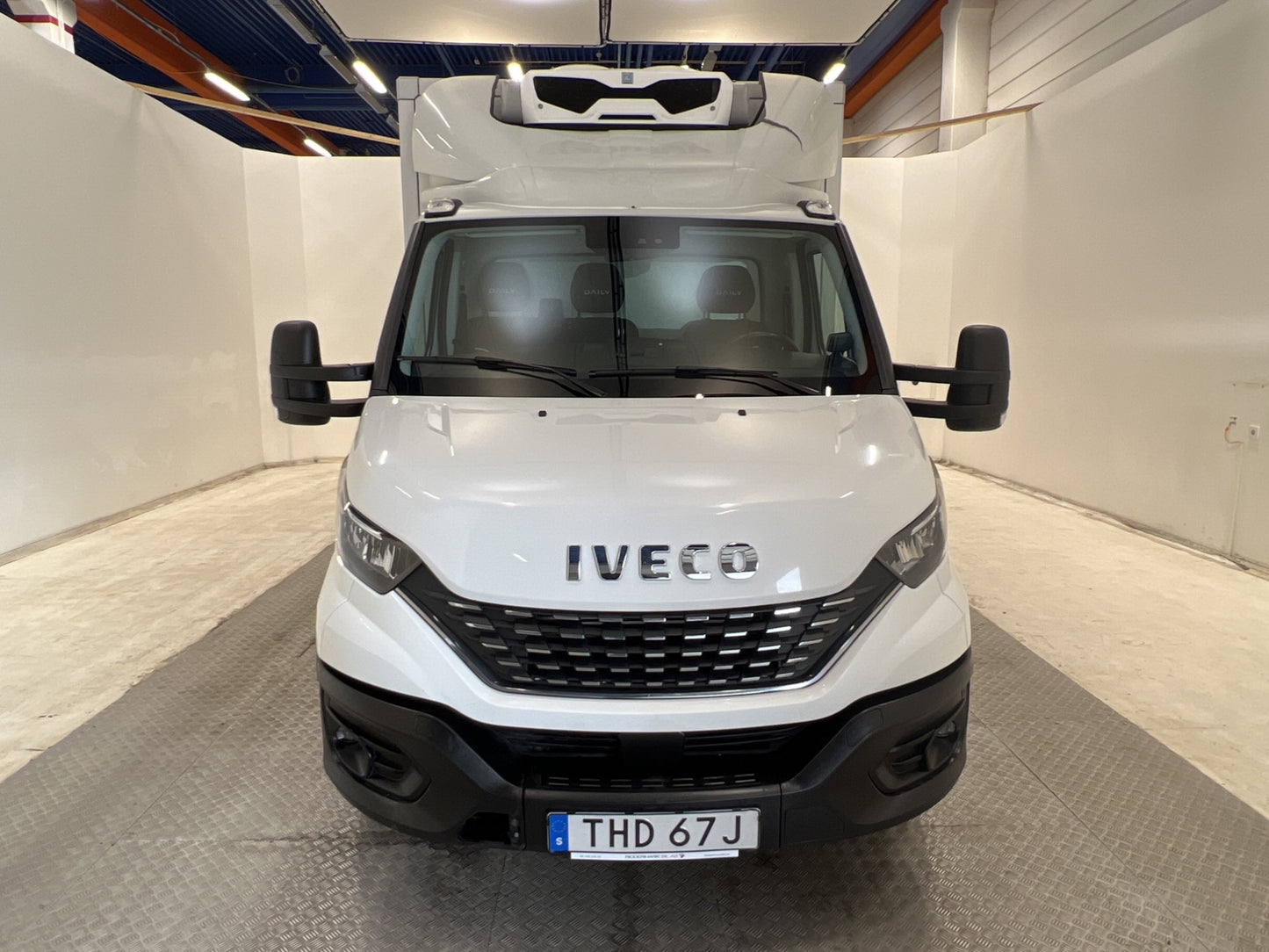 Iveco Daily 2.3 Automat Kylbil Bakgavellyft Värmare Moms