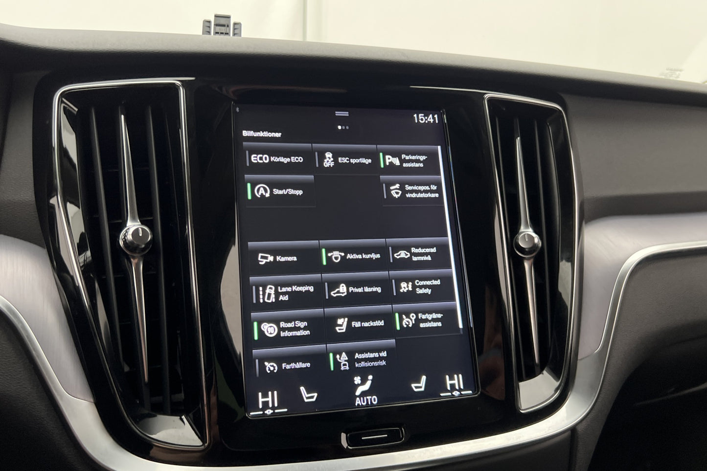 Volvo V60 D3 150hk Advanced VOC Värmare Kamera Navi CarPlay