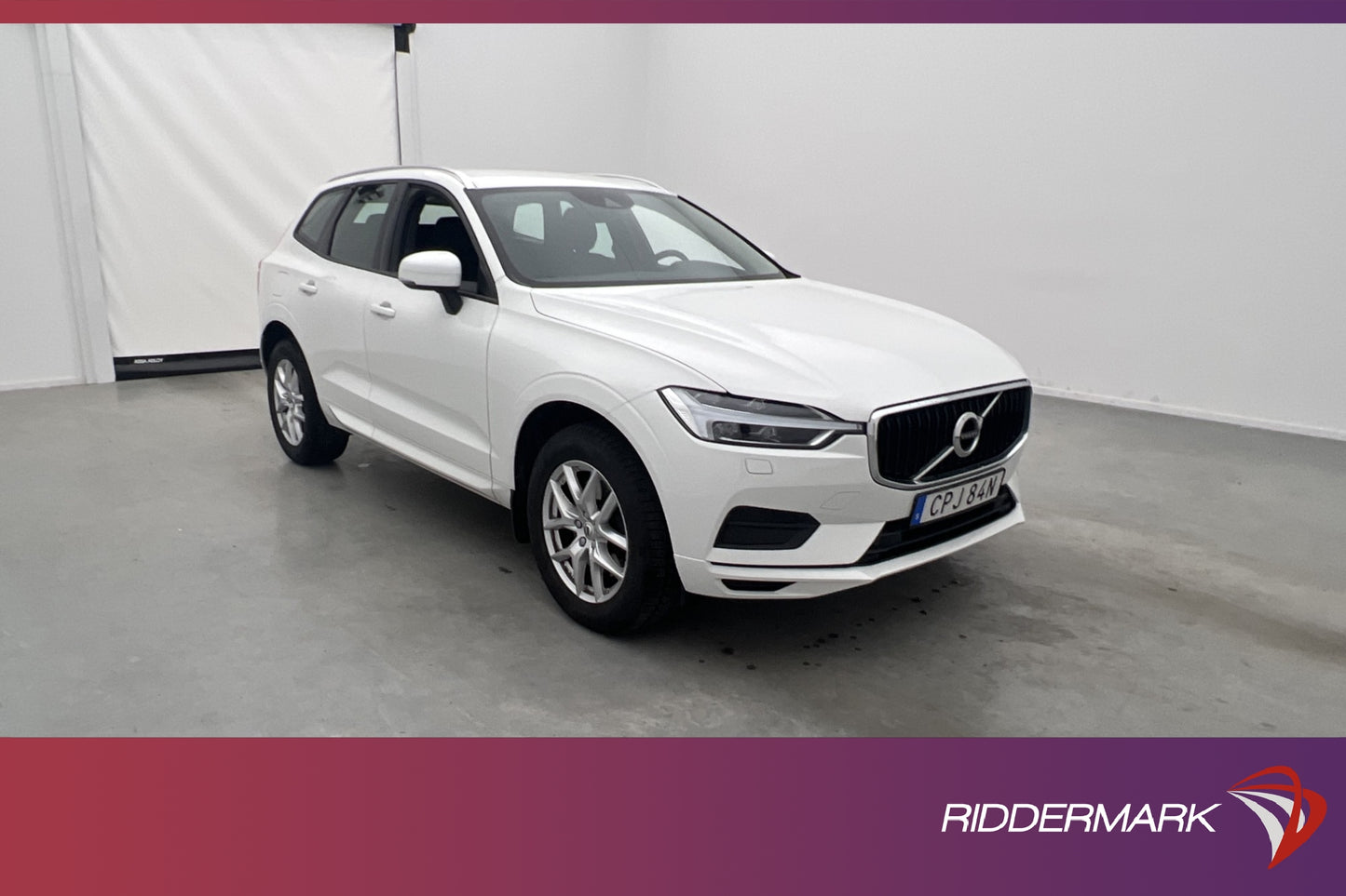 Volvo XC60 D4 190hk Momentum VOC Navi Sensorer CarPlay Drag