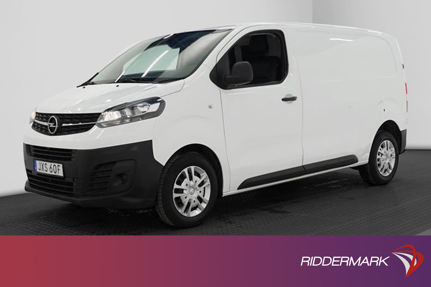 Opel Vivaro Lång Automat Värmare Dragkrok PDC Moms