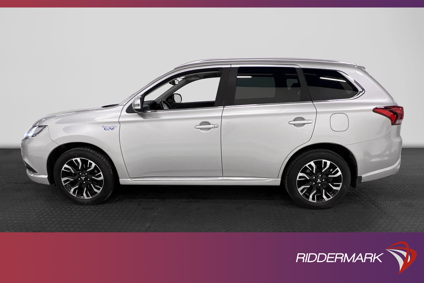 Mitsubishi Outlander  P-HEV 2.0 4WD Business 360° Drag Skinn