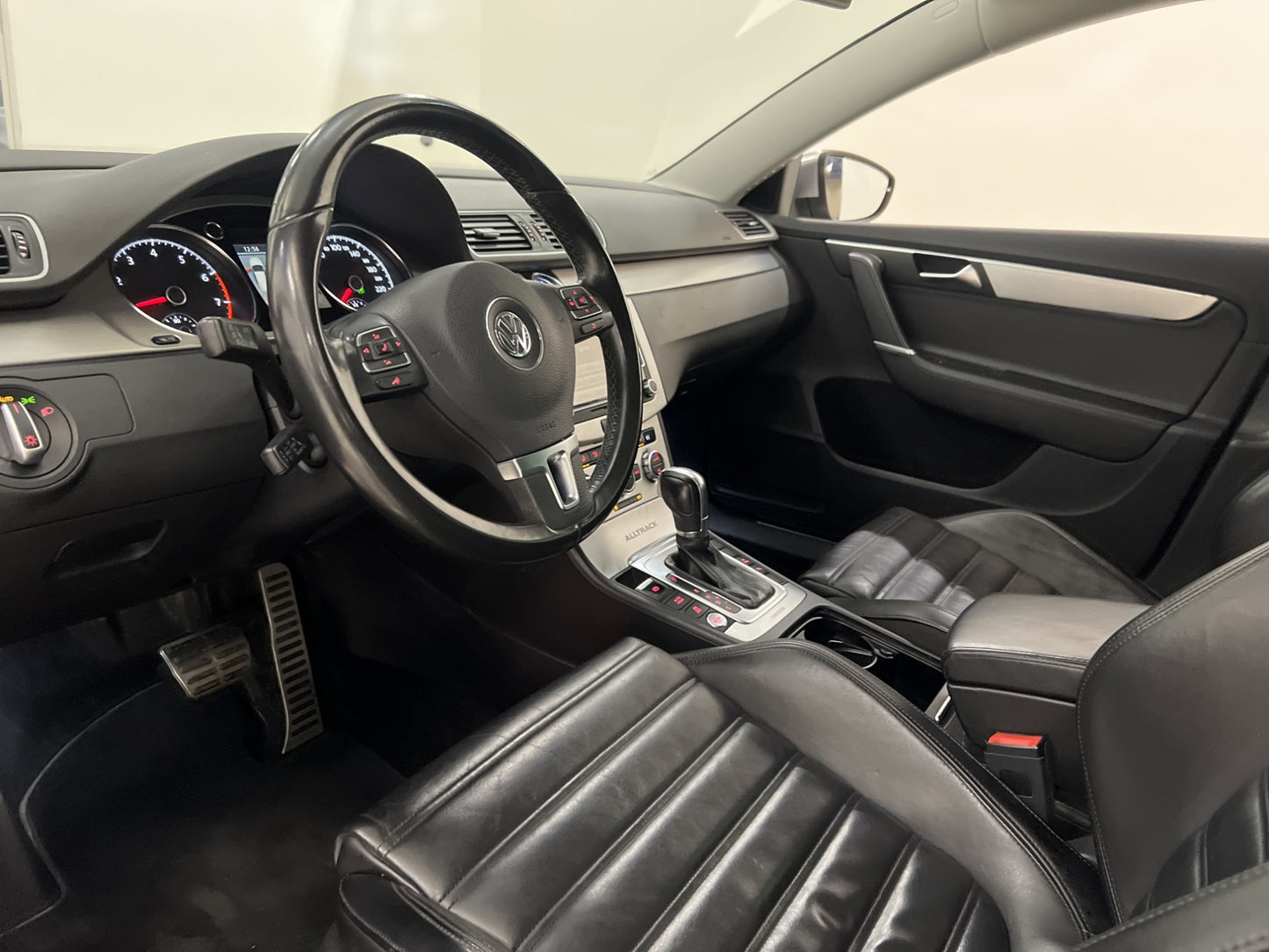 Volkswagen Passat Alltrack 2.0 TSI 4M M-Värm B-Kamera Skinn