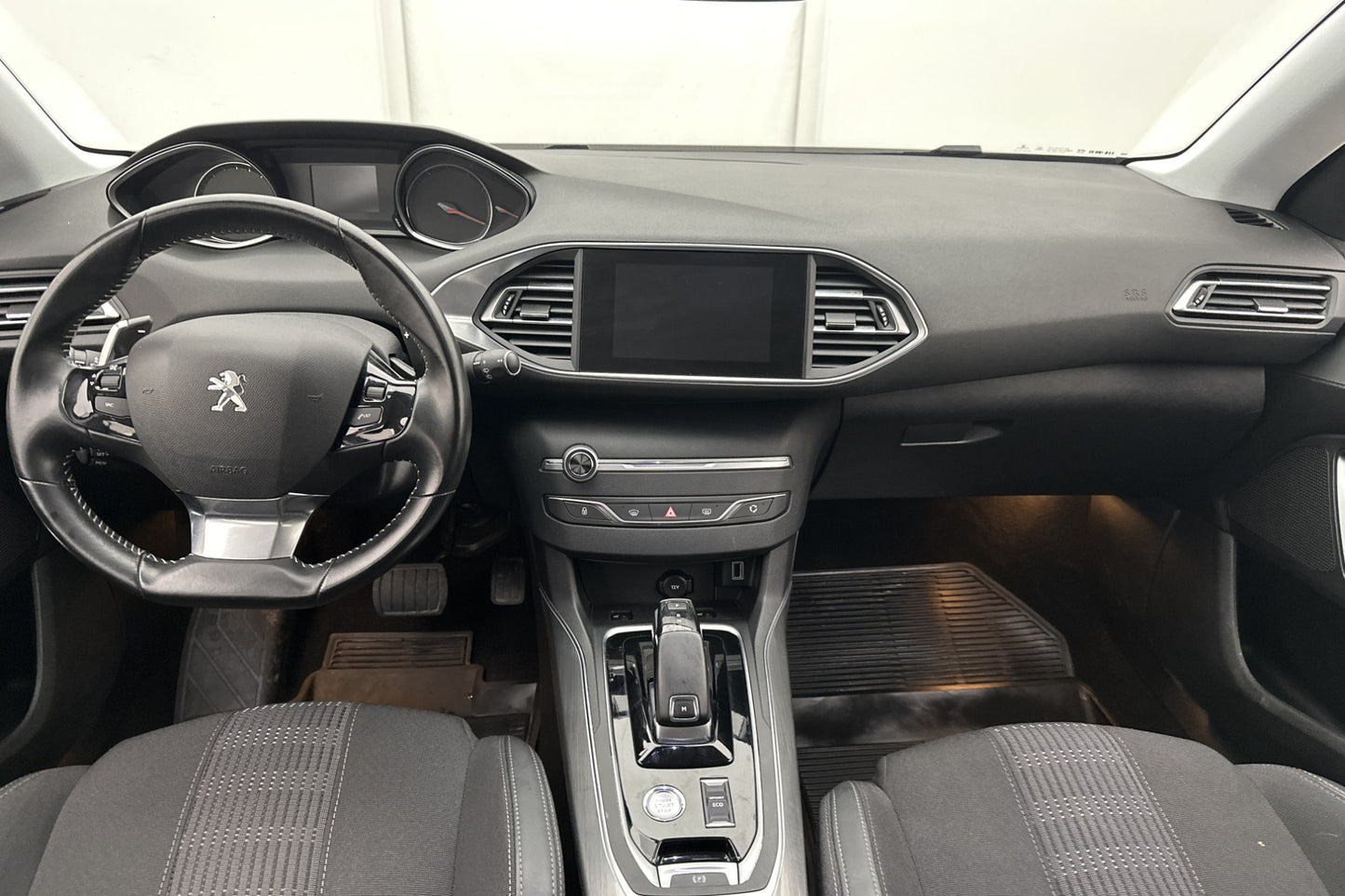 Peugeot 308 e-THP 130hk Allure Sensorer Halvskinn Välserv