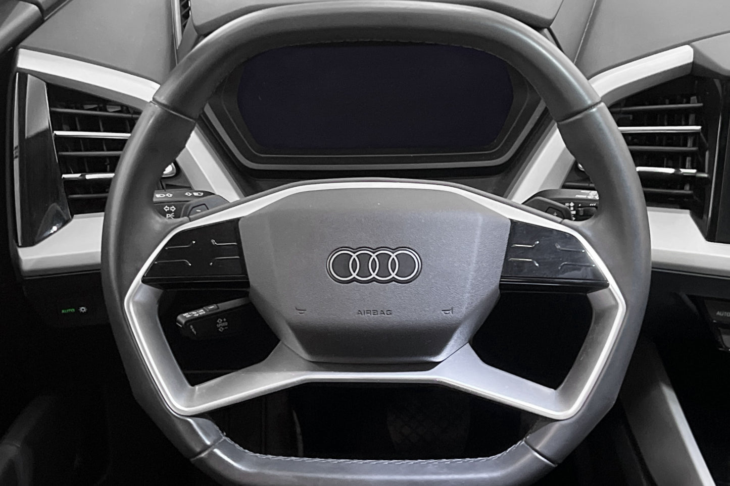 Audi Q4 40 e-tron Proline Adv Cockpit PDC CarPlay Drag 204hk