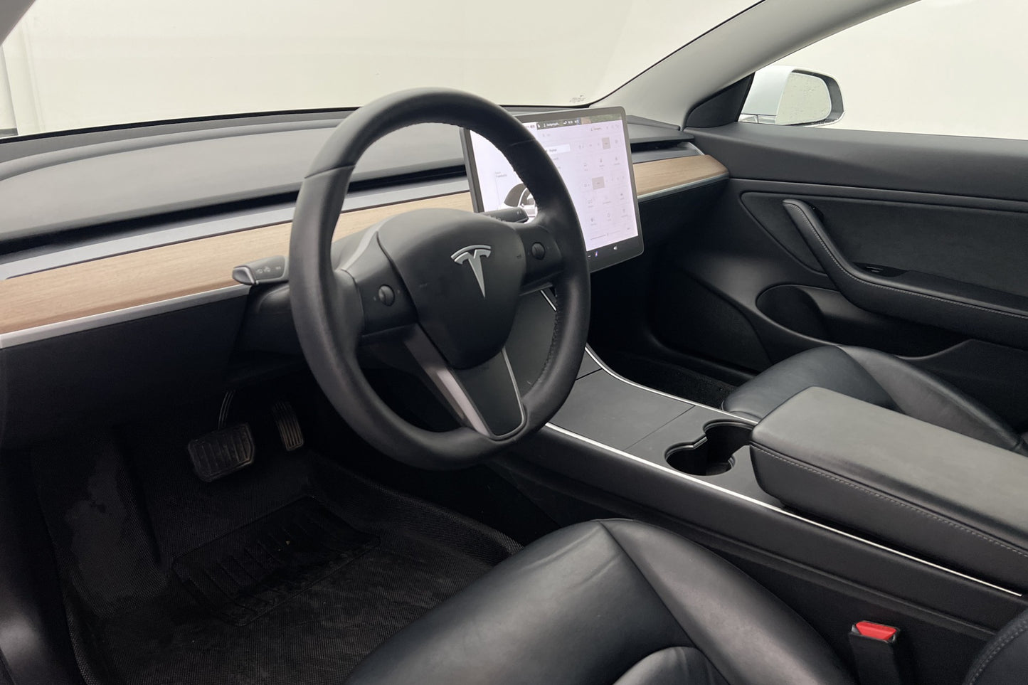 Tesla Model 3 Standrad Range Plus 258hk Autopilot Svensksåld