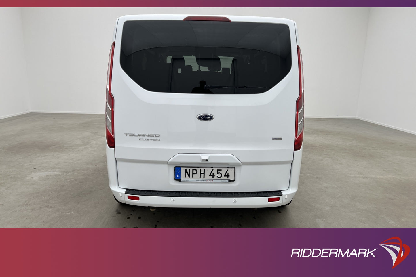 Ford Tourneo Custom 2.0TDCi Värmare CARPLAY B-Kamera 9-Sits