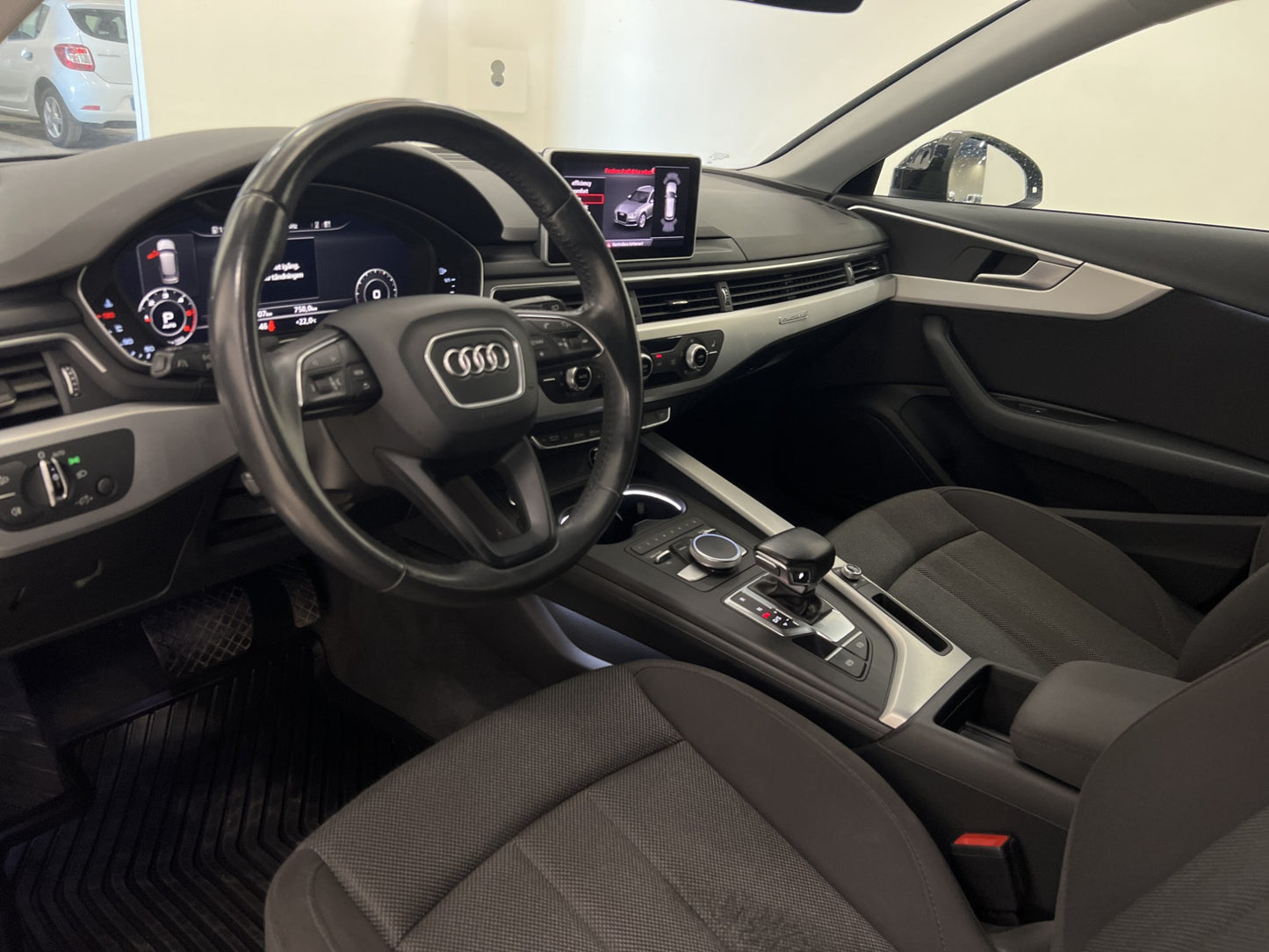 Audi A4 2.0 TDI Quattro 190hk Cockpit Navigation Euro 6