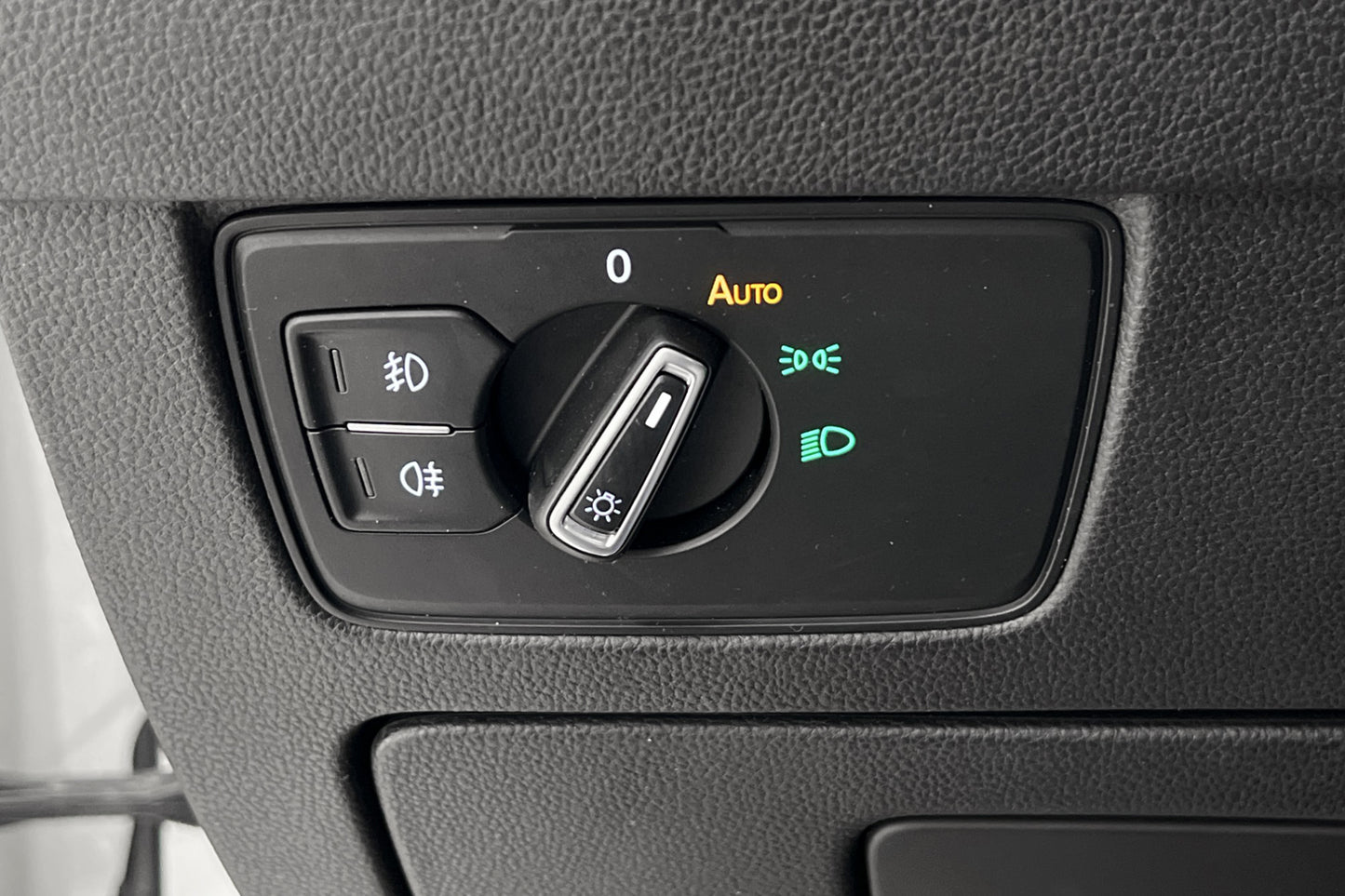 Volkswagen Passat 4M 190hk D-Värmare Bkamera Keyless Drag