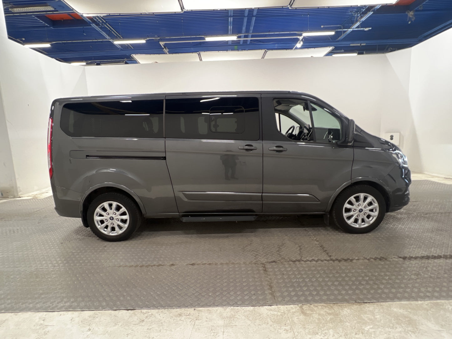 Ford Tourneo Custom Lång 2.0 Värmare Handikappanpassad Ramp