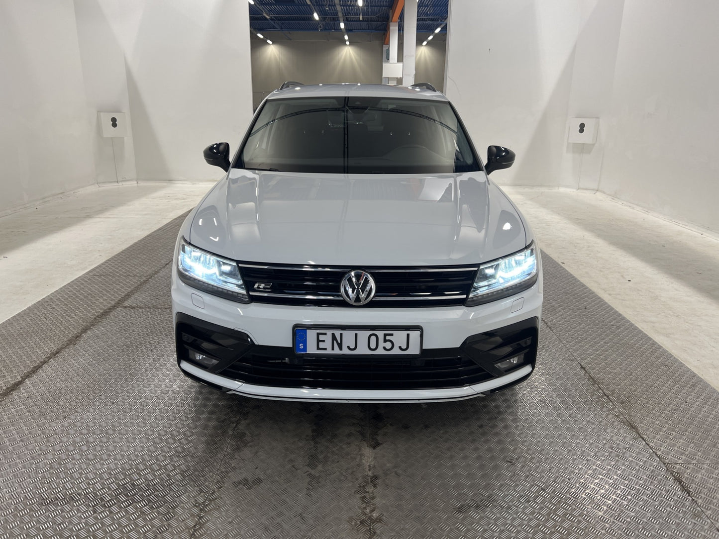 Volkswagen Tiguan 190h 4M R-Line Black Cockpit Dynaudio Värm