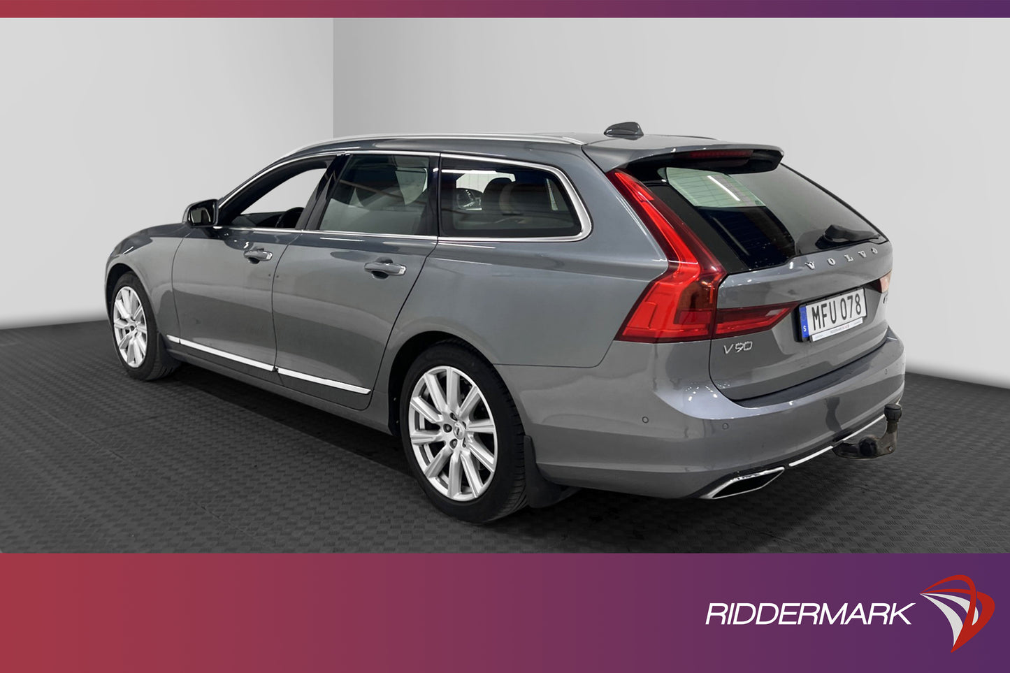 Volvo V90 D5 AWD Inscription VOC Värmare B&W 360° Pano Drag