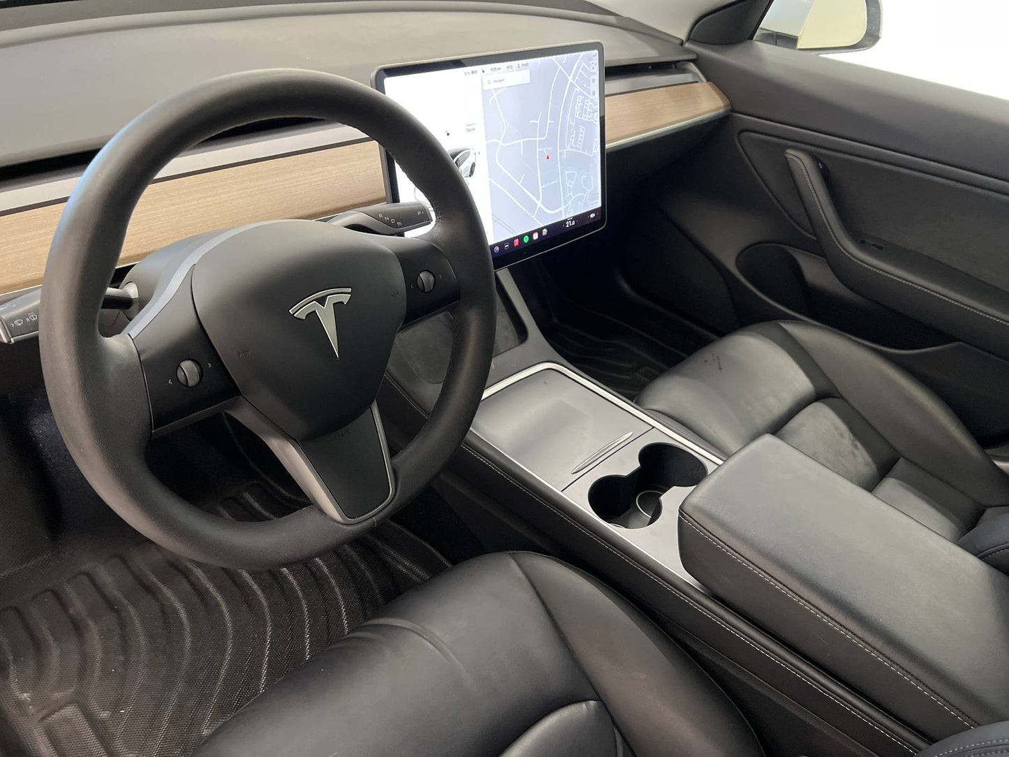 Tesla Model 3 Performance AWD 513hk Svensksåld Autopilot