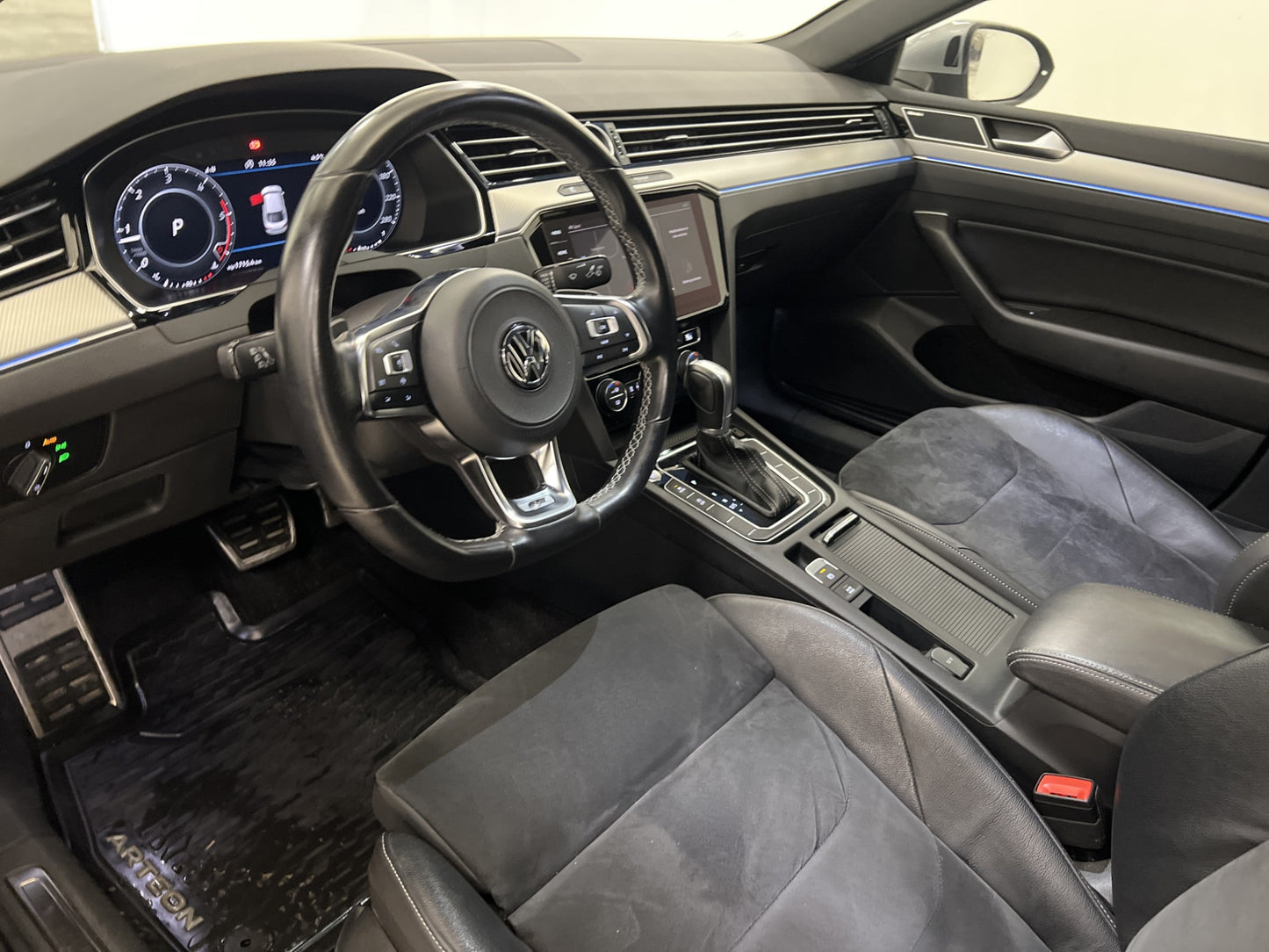 Volkswagen Arteon 4M 190hk R-Line Dynaudio Cockpit Navi Drag