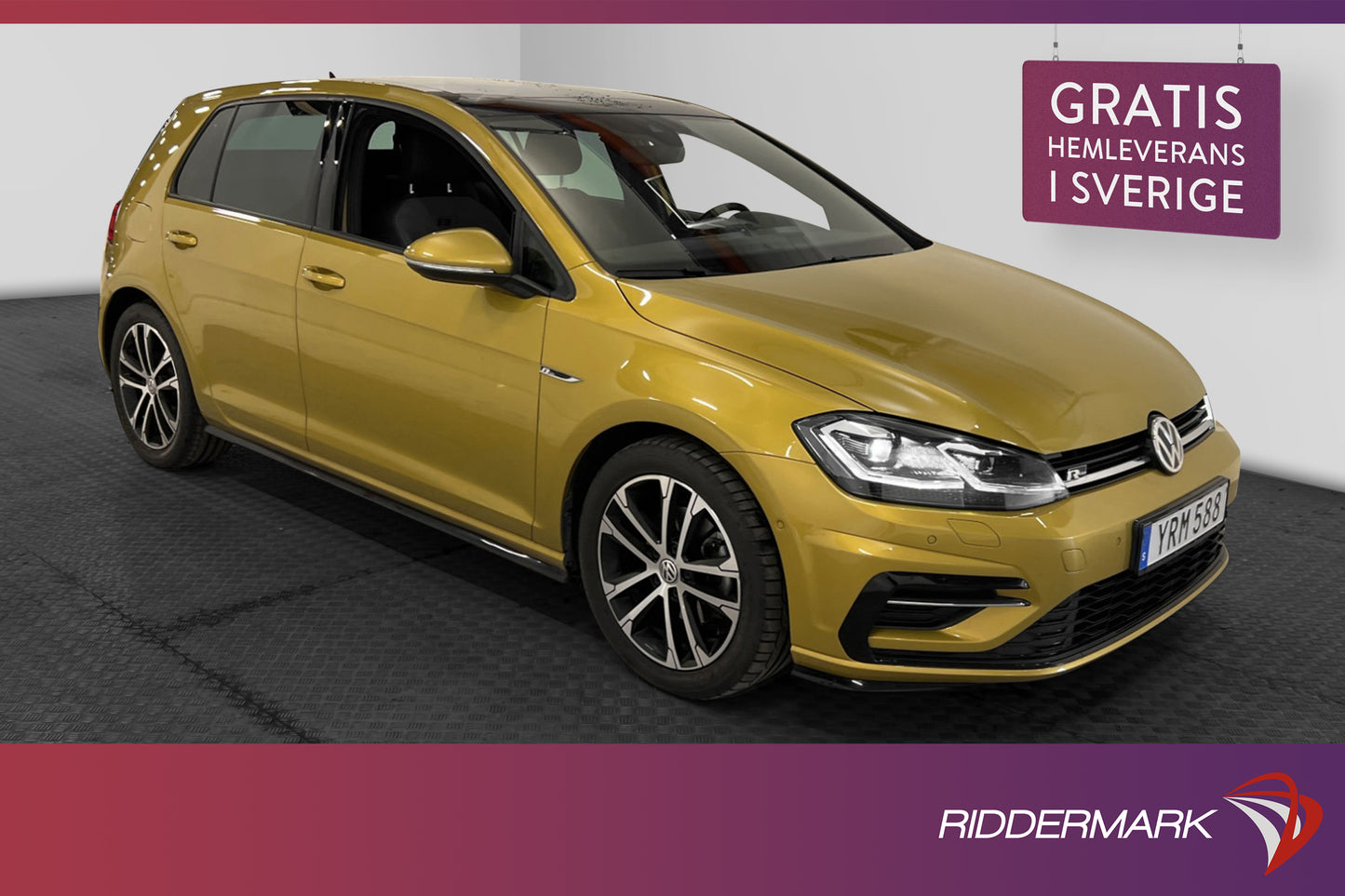 Volkswagen Golf 1.5 TSI  R-line T-lucka Alcantara Carplay