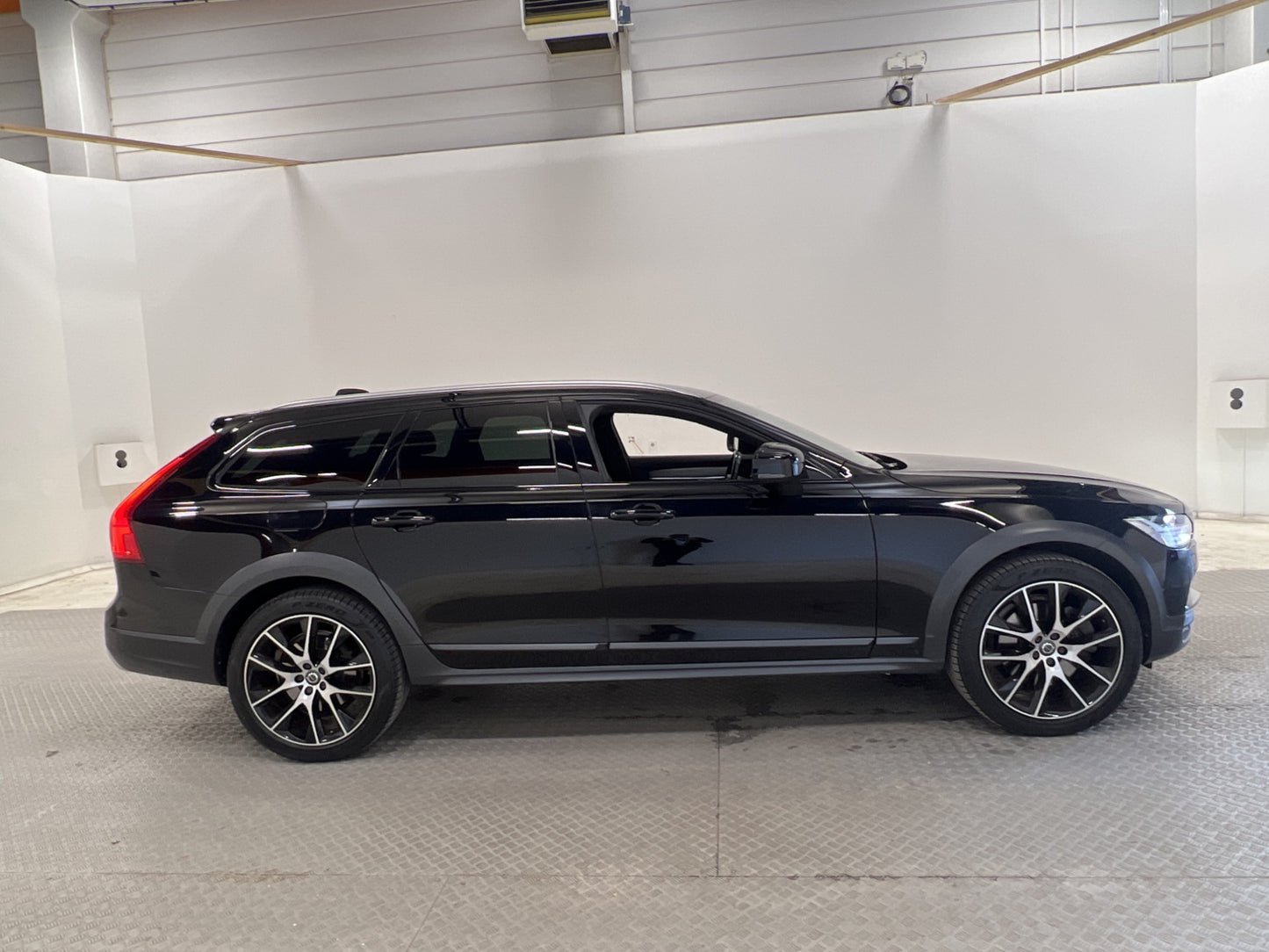 Volvo V90 Cross Country T5 AWD 250hk Inscription VOC B-Värm Drag