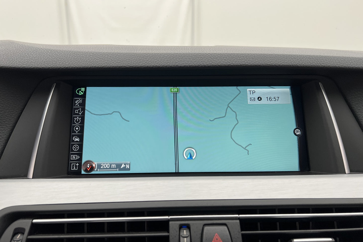 BMW 528 i xDrive Touring HiFi Navi Värmare Skinn Sensorer