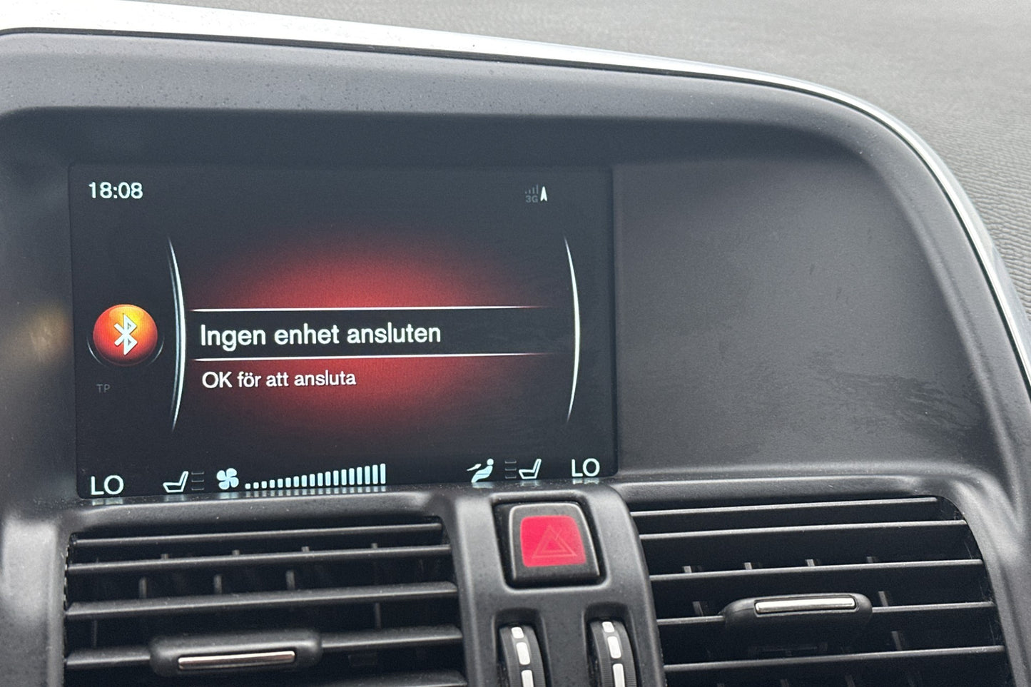 Volvo XC60 D4 AWD Summum VOC Värm Sensorer Navi Keyless Drag