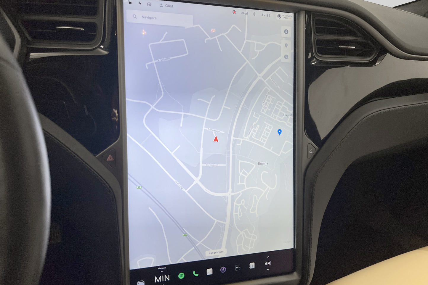 Tesla Model S Long Range AWD 423hk Ljus interiör MOMS AP