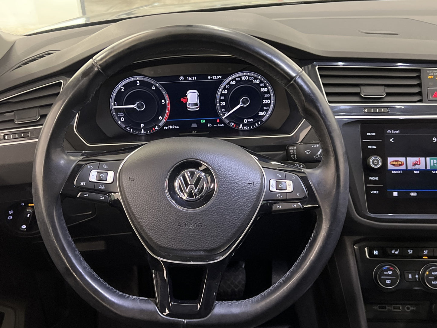 Volkswagen Tiguan 4M 190hk R-line Executive Cockpit Värmare