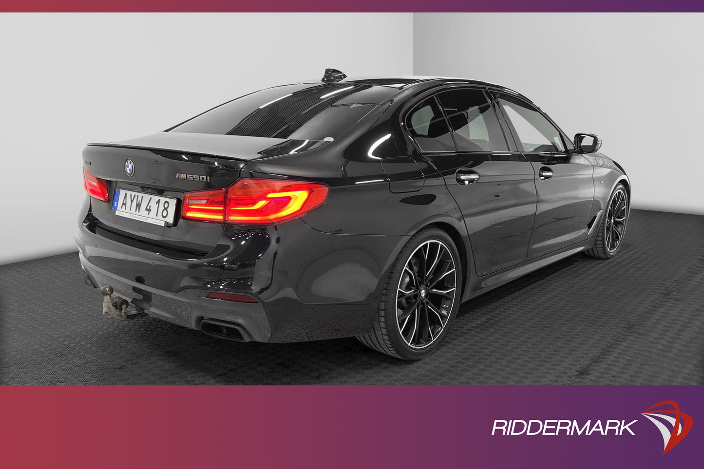 BMW M550i xDrive 462hk Ultimate Edt B&W Massage Pano Drag