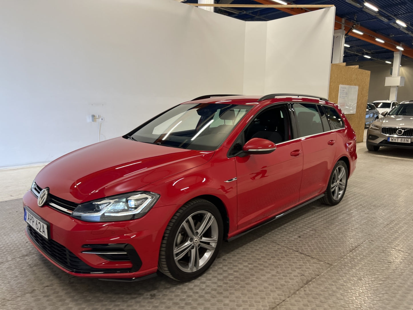 Volkswagen Golf 1.5 TSI 150hk R-line B-Värmare B-Kamera Drag